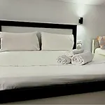 Гостевой дом Pogradeci Walk 3*