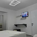 Гостевой дом Pogradeci Walk 3*