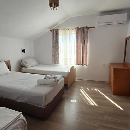 Vendégház Pogradeci 3*