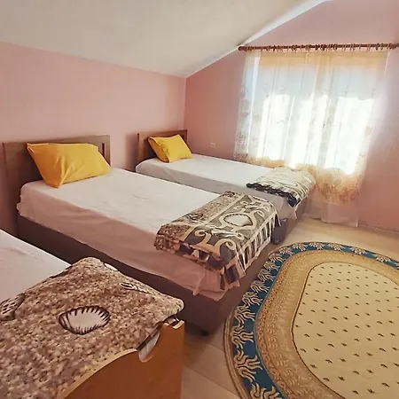 Vendégház Pogradeci 3*