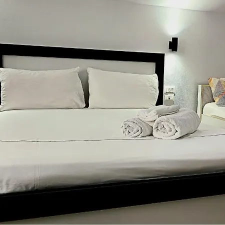 Πανσιόν Pogradeci Walk 3*