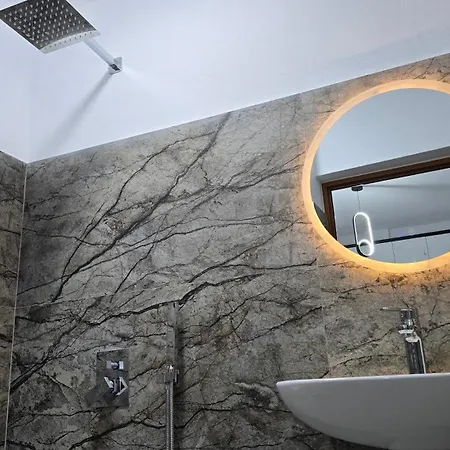 ゲストハウス Pogradeci 3*