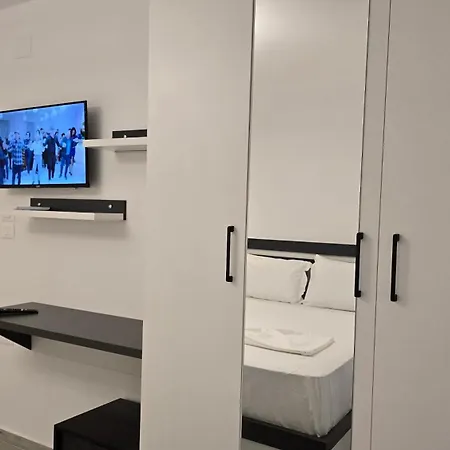 ゲストハウス Pogradeci 3*